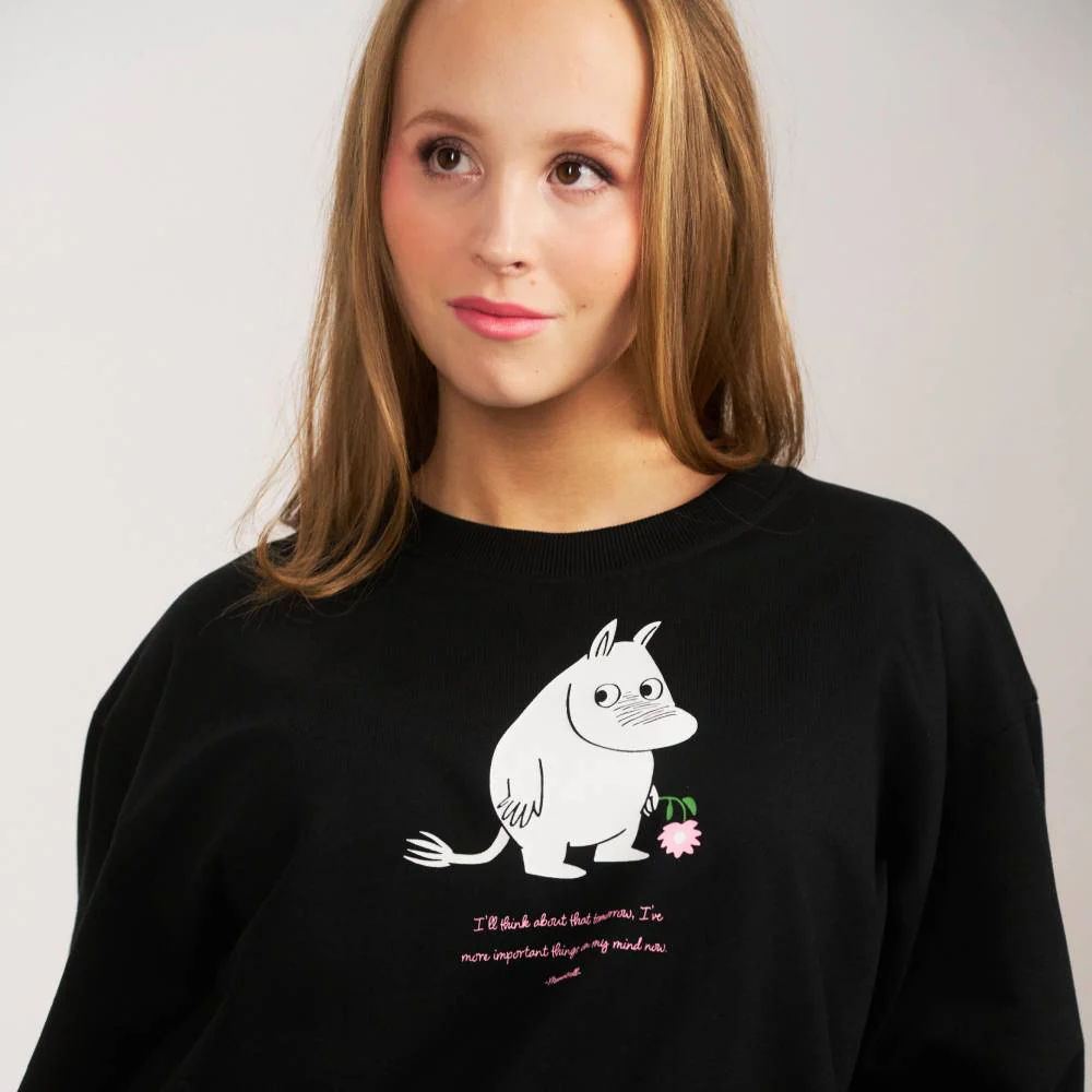 Moomintroll Sweatshirt Black - Image 4